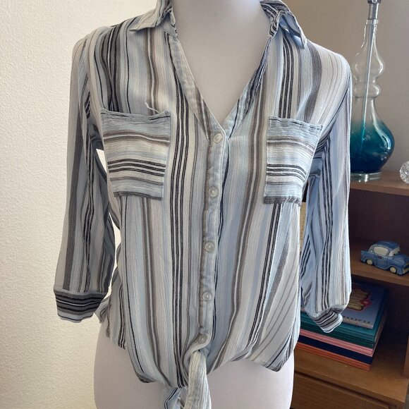Cute Tie Knot Top - Picture 1 of 2